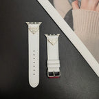 Curea Apple Watch din piele cu etichetă cu monogramă dublu triunghi