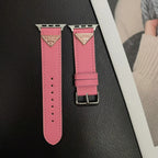 Curea Apple Watch din piele cu etichetă cu monogramă dublu triunghi