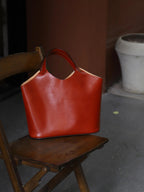 Minimal Leather Tote — Effortless Everyday Style