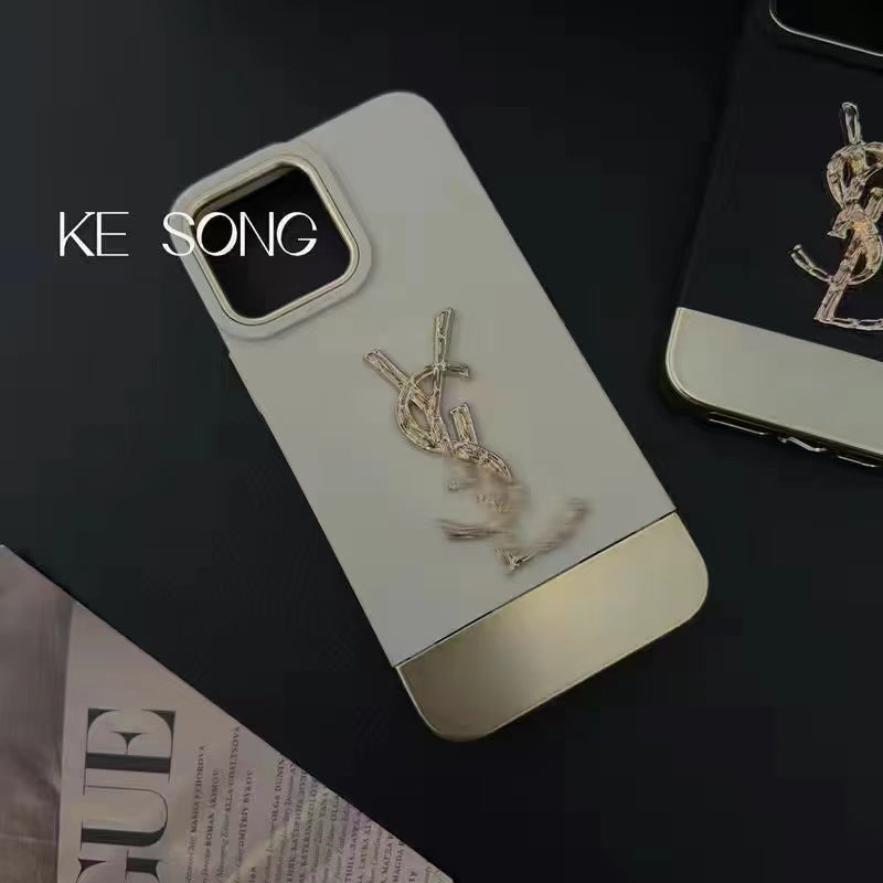 Błyszczące etui na iPhone'a