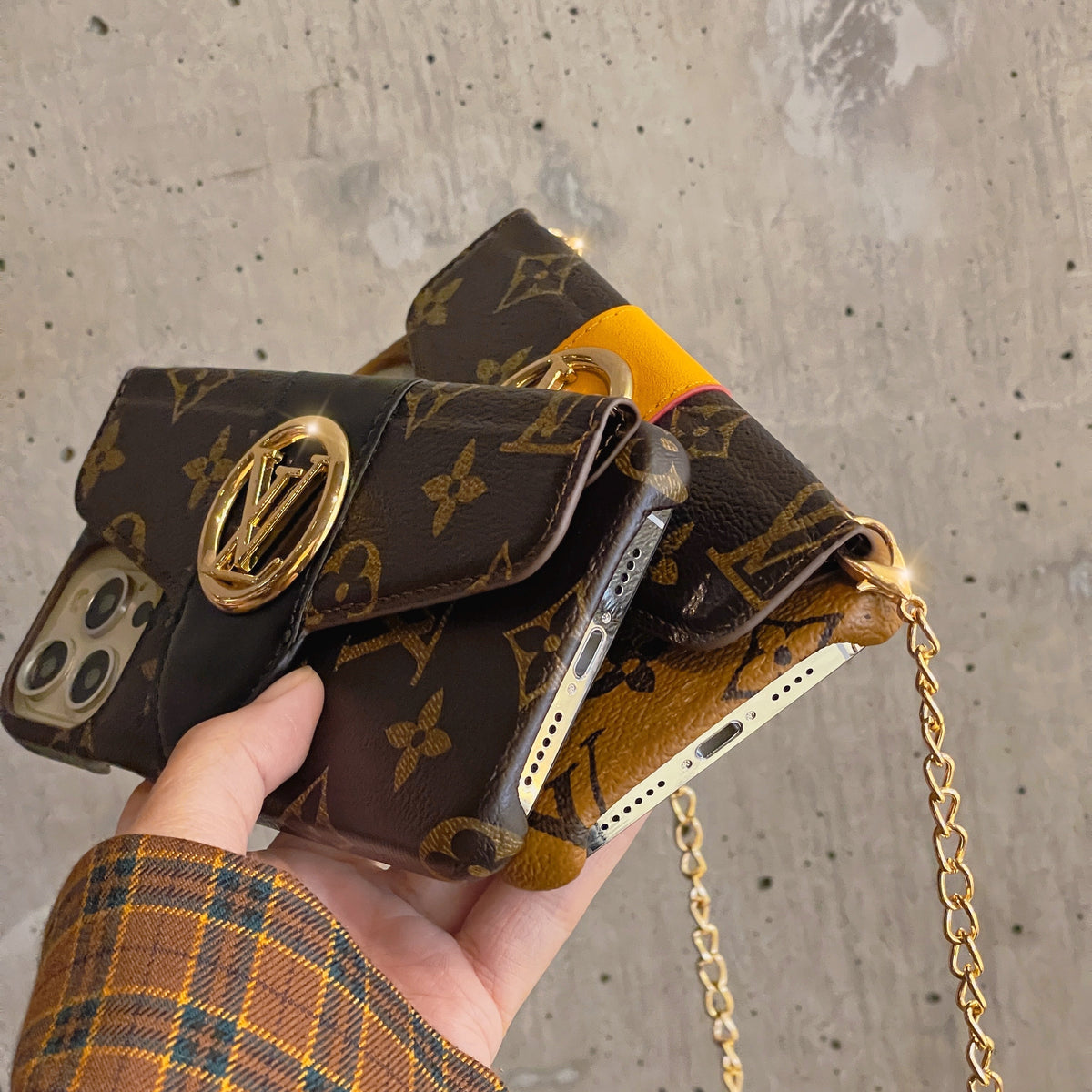 Husă de lux pentru iPhone cu suport pentru carduri CrossBody