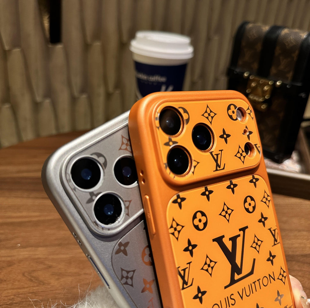 Luxusní matné pouzdro Monogram s měkkými hranami absorbujícími nárazy