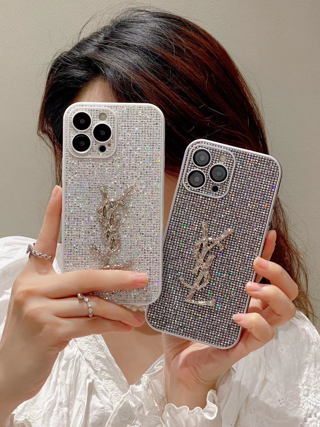 Luksusowe, brokatowe etui na iPhone'a