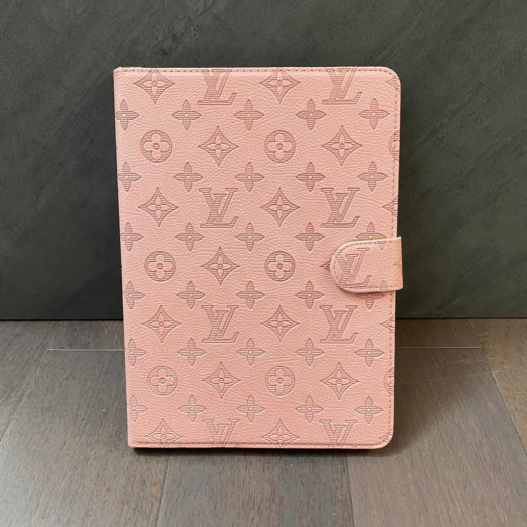 3D dombornyomott vászon monogram tok Apple iPad kihajtható fedél állvány funkcióval