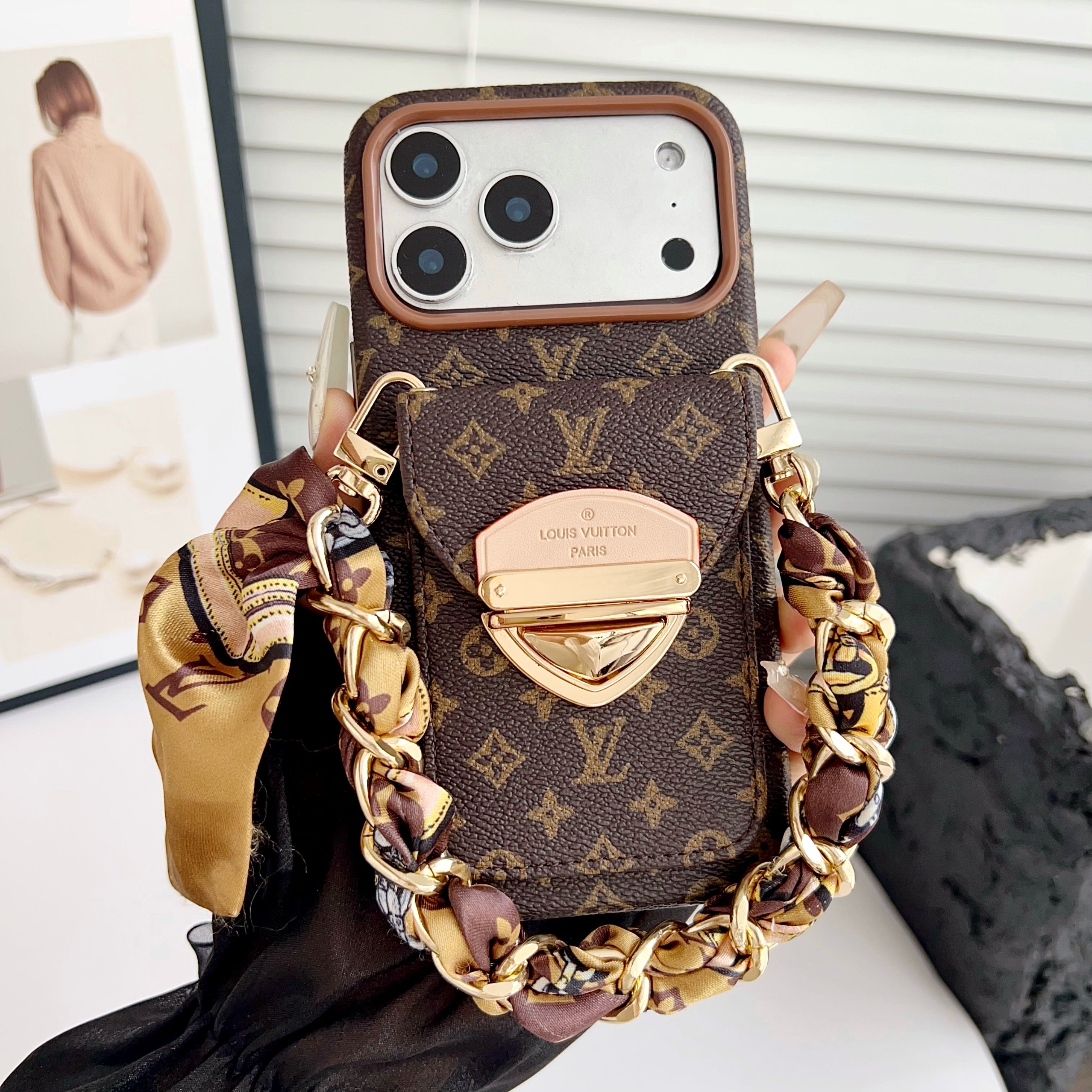 Luksusowe etui Crossbody na iPhone'a z kieszenią na kartę & Odpinany pasek