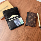 Elegantní kostkované & monogramové peněženky