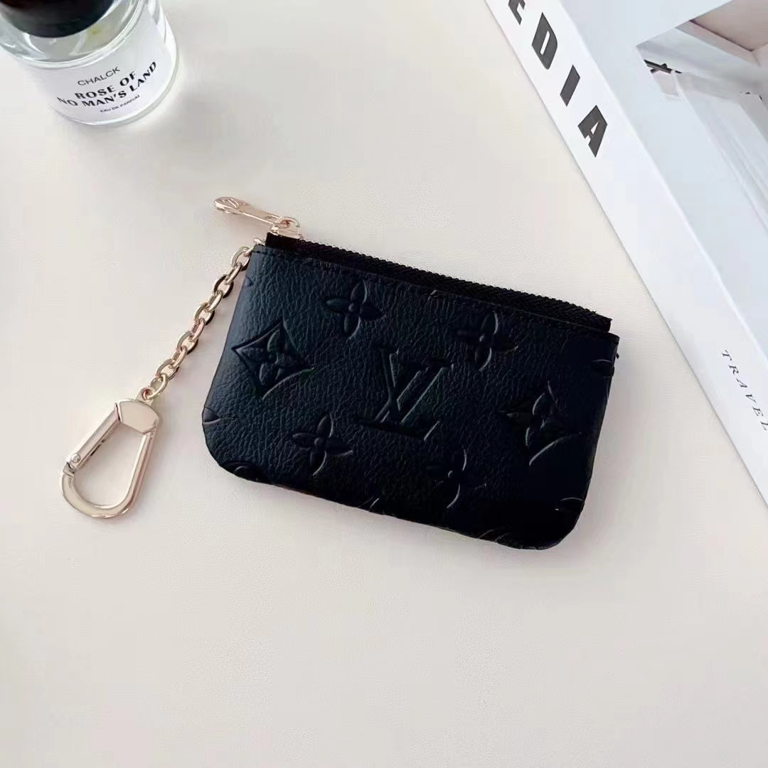 Coleção colorida de bolsas para moedas em relevo inspirada em LV com clipe de corrente