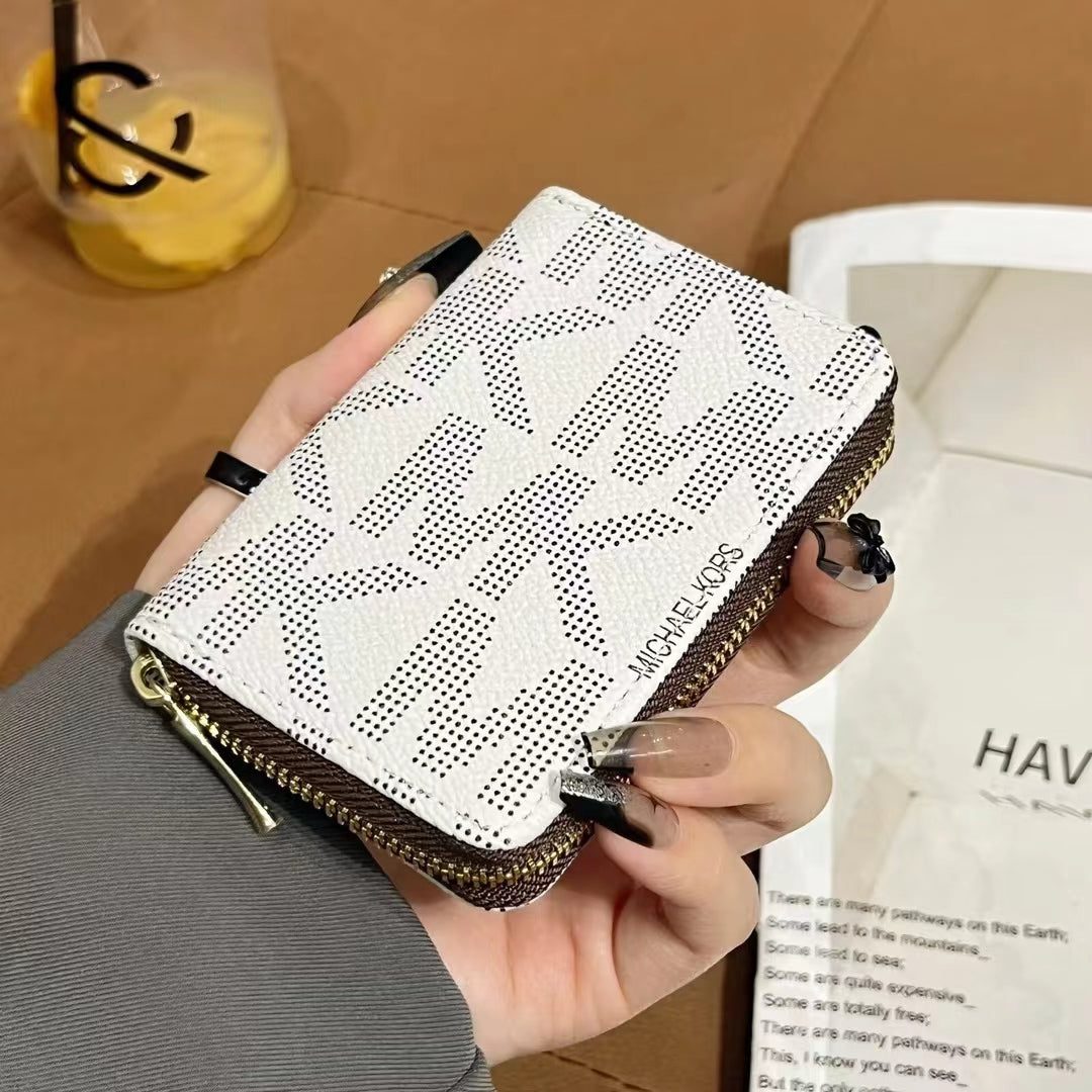 Coleção luxuosa de carteira com zíper inspirada em MK & CO