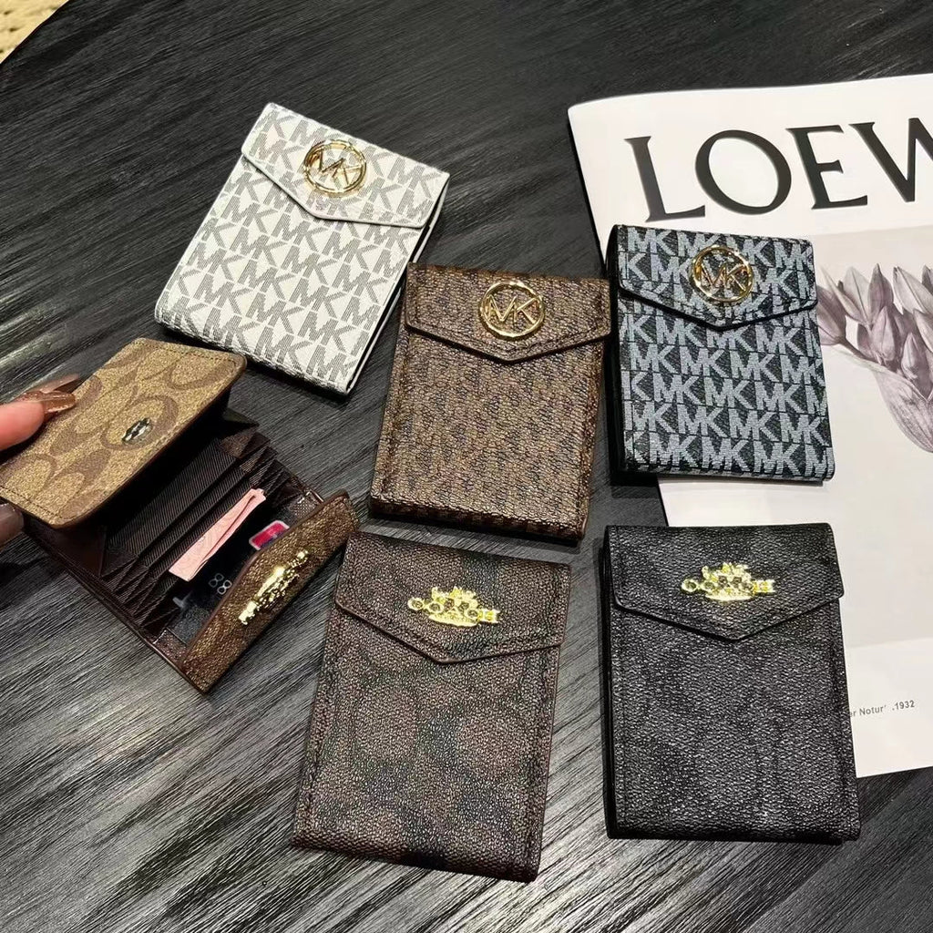 Luxusní peněženky pro držitele karet s monogramem inspirované MK & CO