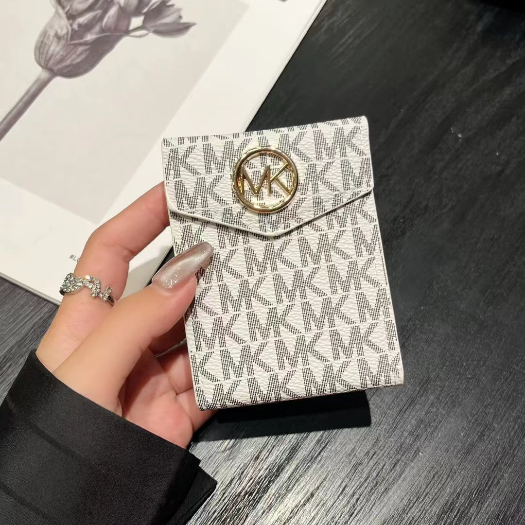 Carteiras luxuosas com porta-cartões inspiradas em MK & CO - Monograma