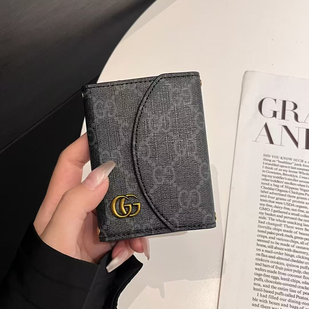 Coleção de carteiras compactas de monograma inspiradas em LV & GG