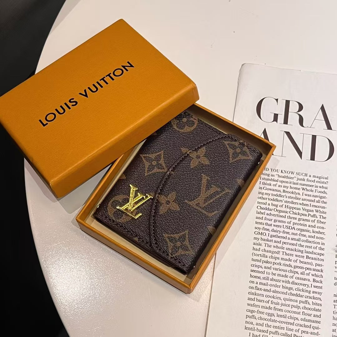 Coleção de carteiras compactas de monograma inspiradas em LV & GG