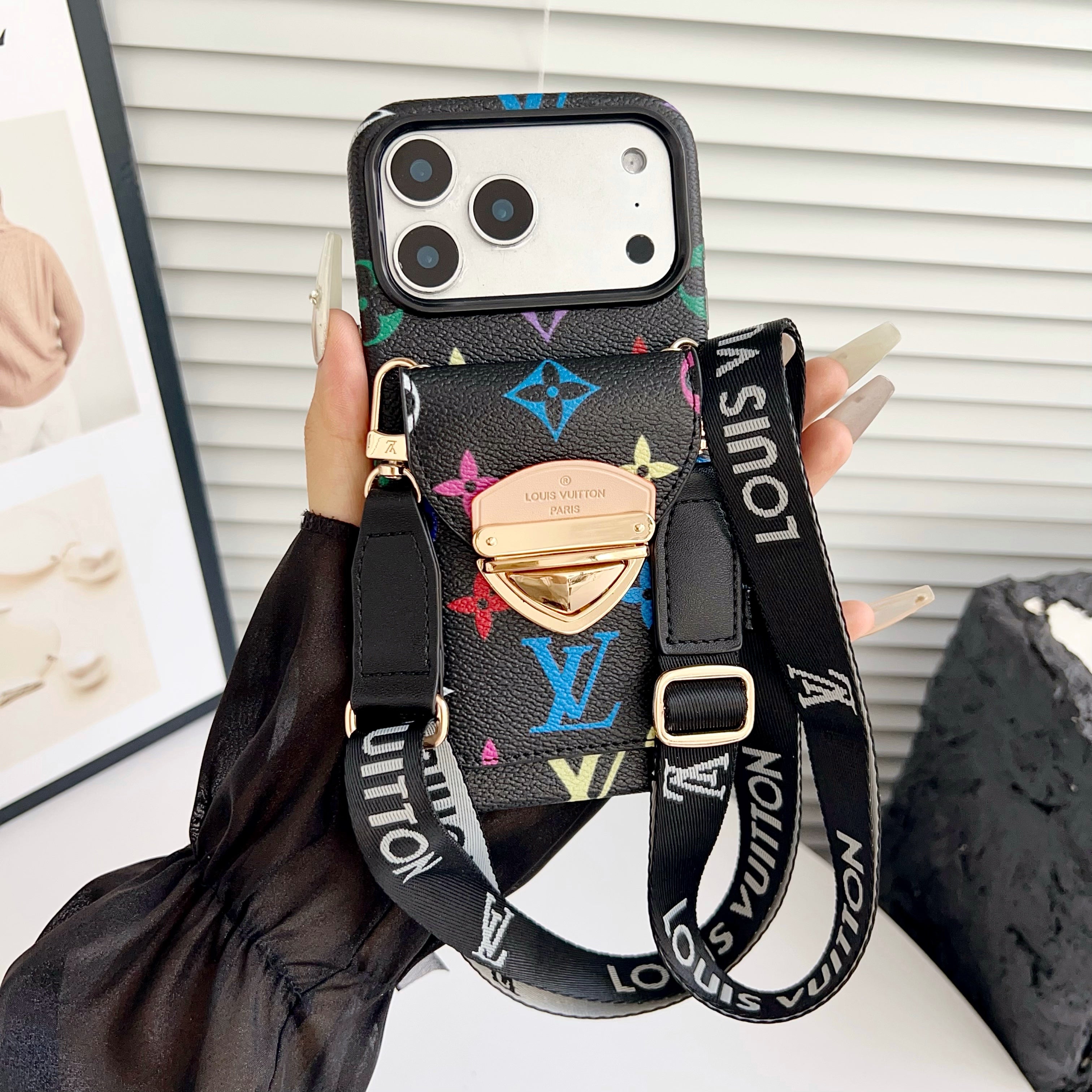 Luksusowe etui Crossbody na iPhone'a z kieszenią na kartę & Odpinany pasek