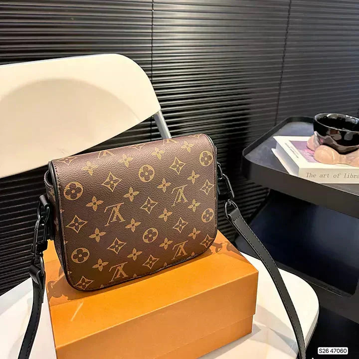 Luxusní taška s vysoce kvalitním koženým vzorem s monogramem
