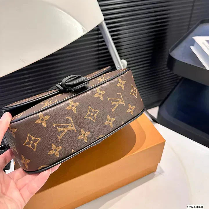 Luxusní taška s vysoce kvalitním koženým vzorem s monogramem