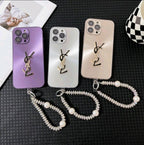Elegante iPhone-Hülle mit Buchstaben „Shine x Mono“ und Kette