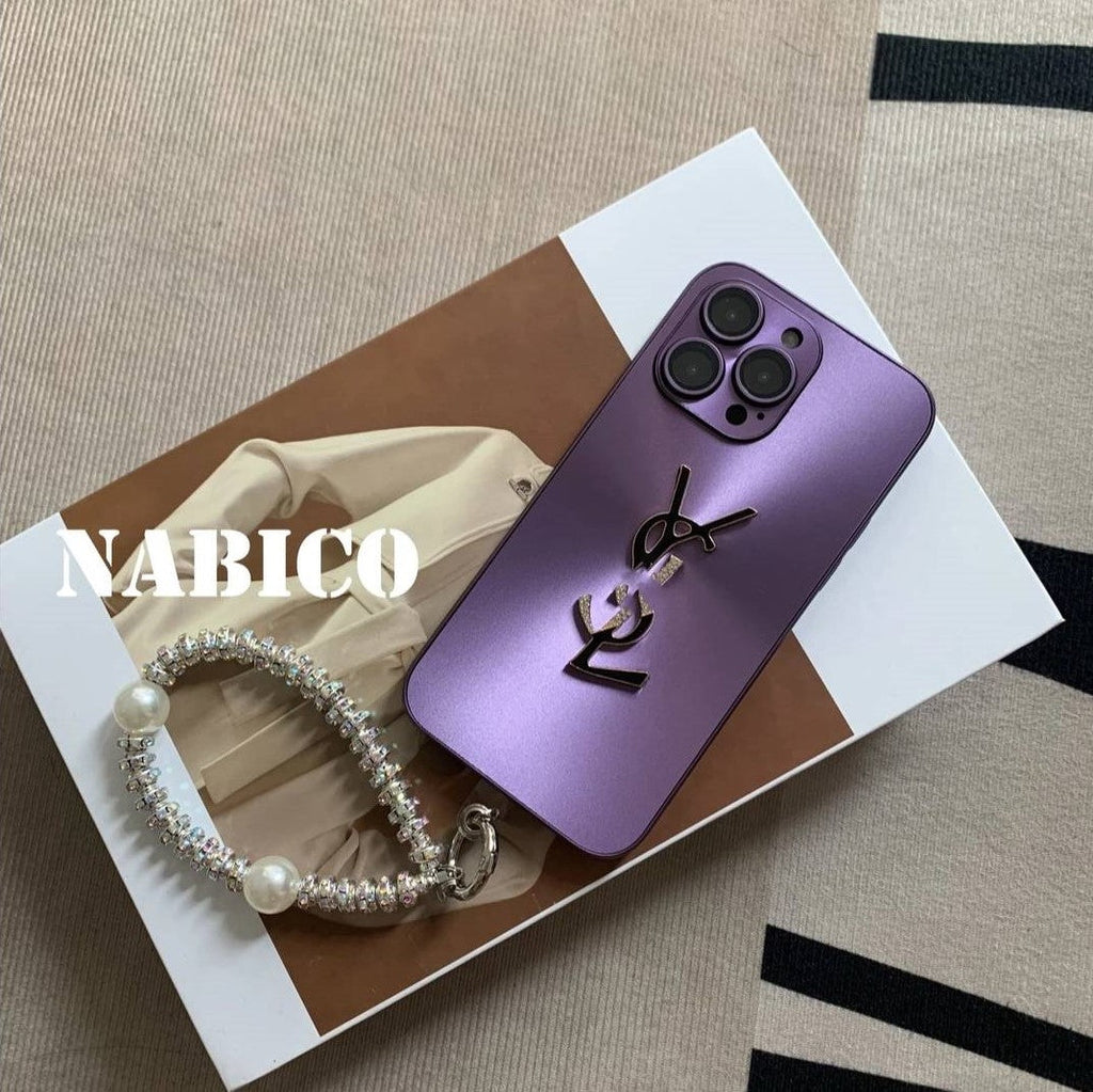 Eleganckie etui na iPhone'a Letter Shine x Mono z łańcuszkiem