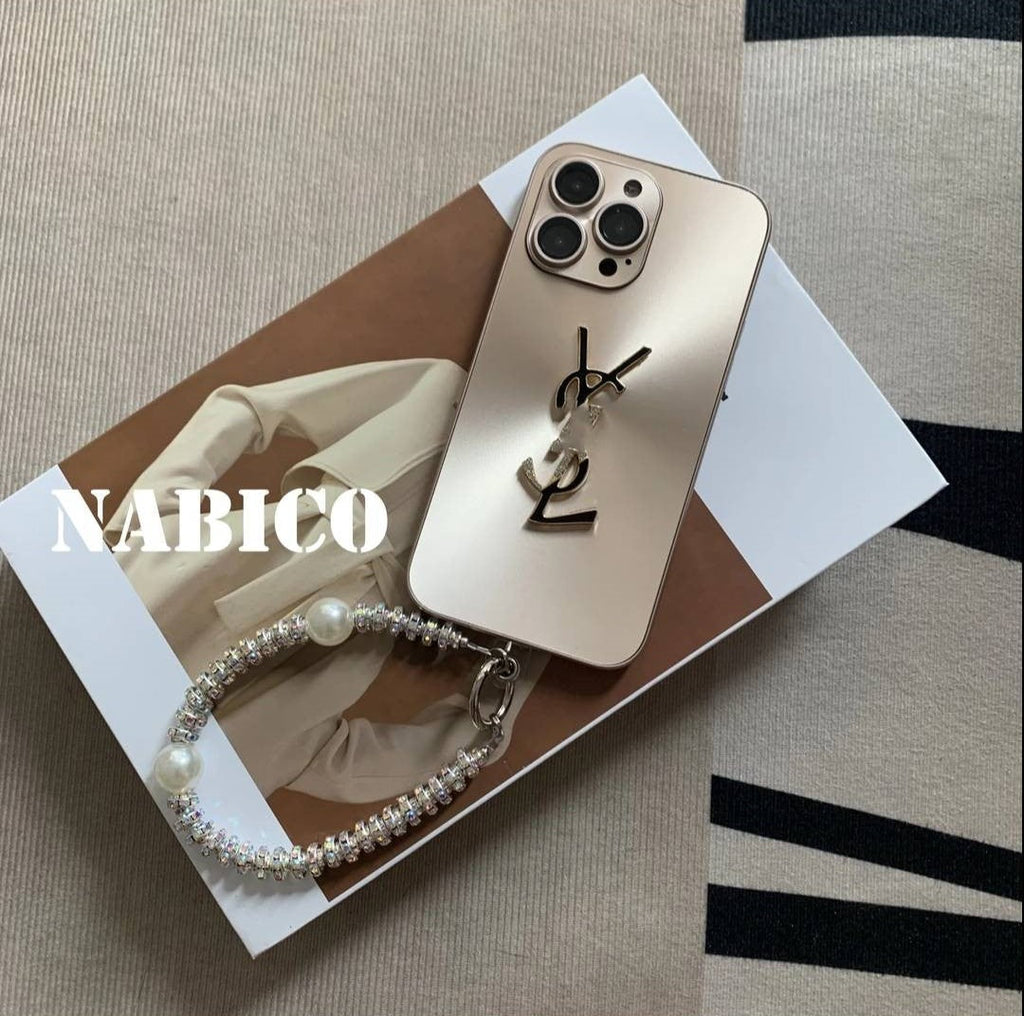 Eleganckie etui na iPhone'a Letter Shine x Mono z łańcuszkiem