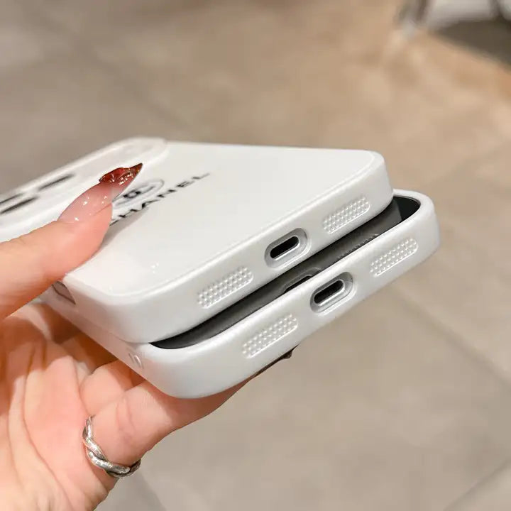 經典簡約奢華 iPhone 手機殼 – 白色亮光版