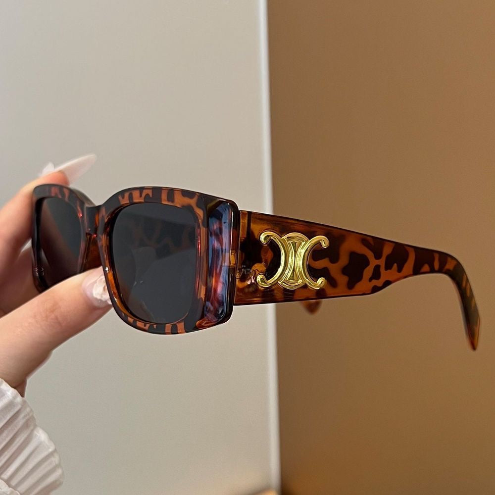 Luxury Retro Sunglasses with Gold Plaque
