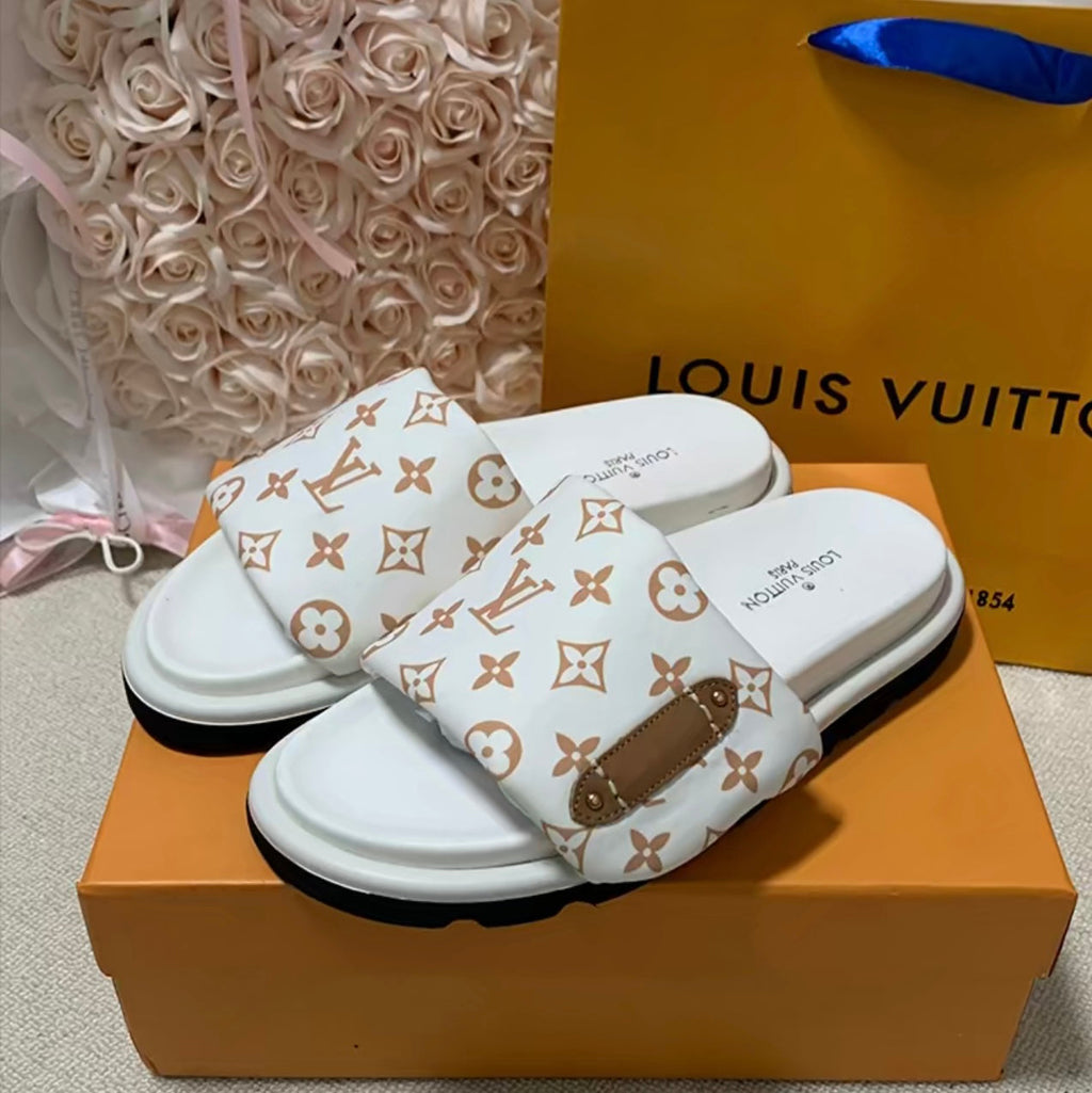 Trendy adjustable platform slippers with velcro straps