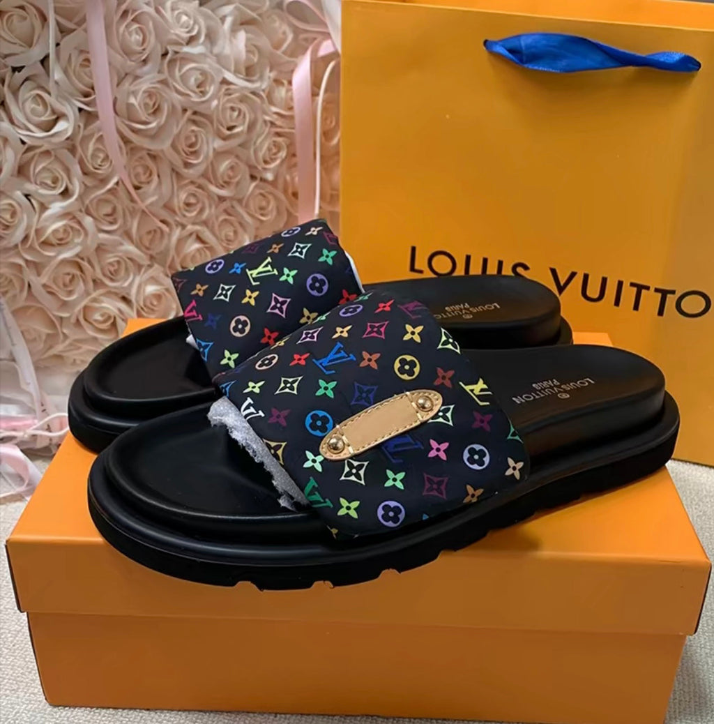Trendy adjustable platform slippers with velcro straps