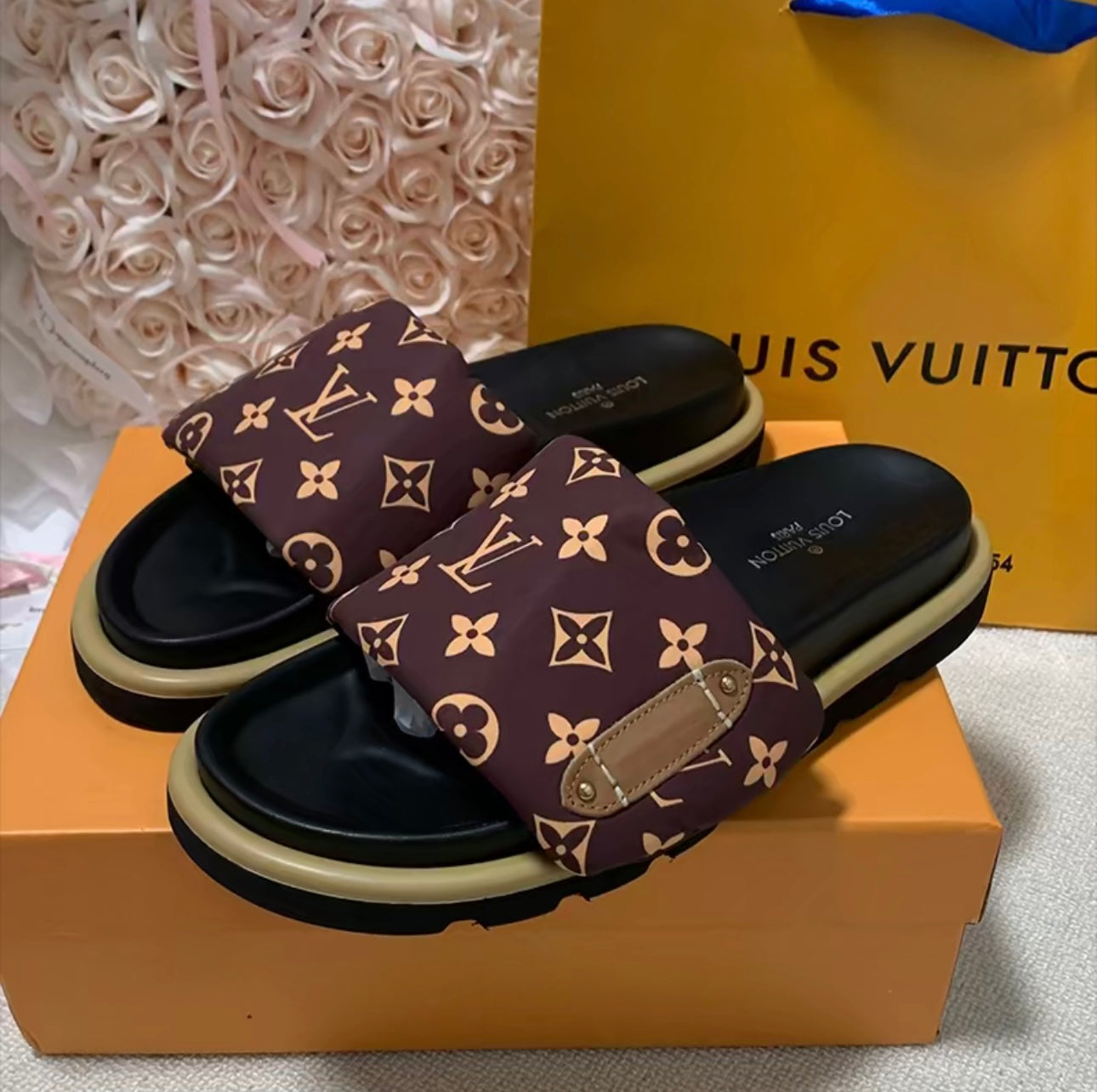 Trendy adjustable platform slippers with velcro straps