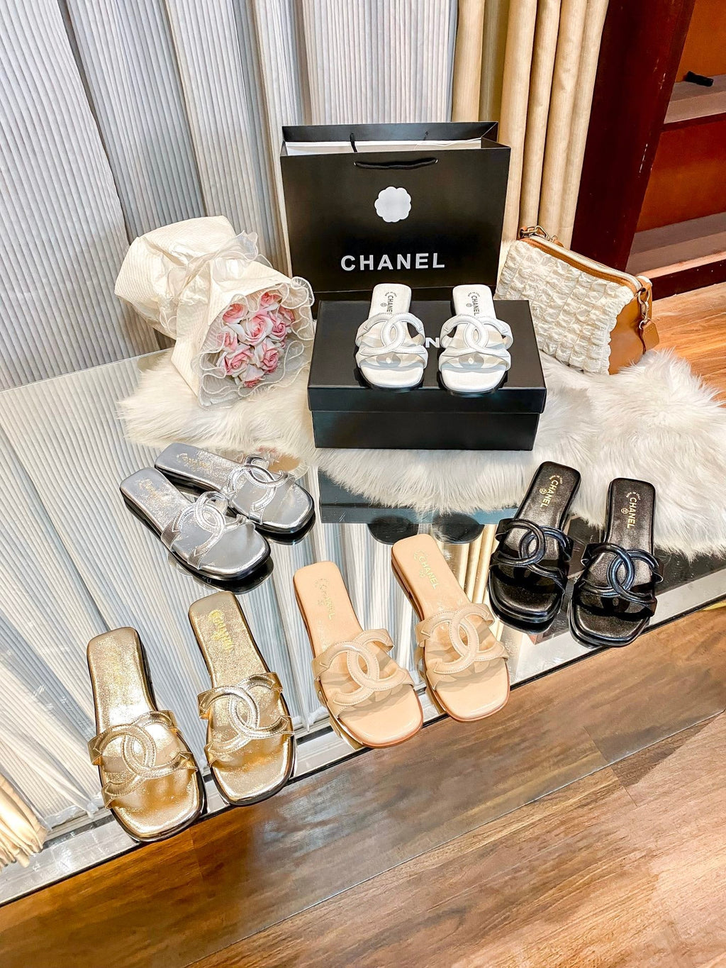 Premium light-luxury glossy flat slides