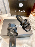 Premium light-luxury glossy flat slides