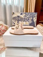 High-end diamond-quilted single-strap flat slides with pearl rings