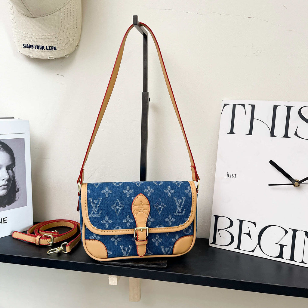 Vintage-Inspired Box Hand bag