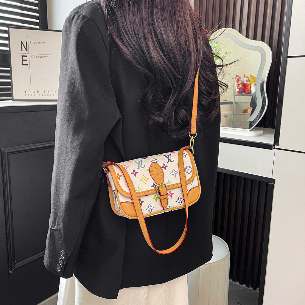 Vintage-Inspired Box Hand bag