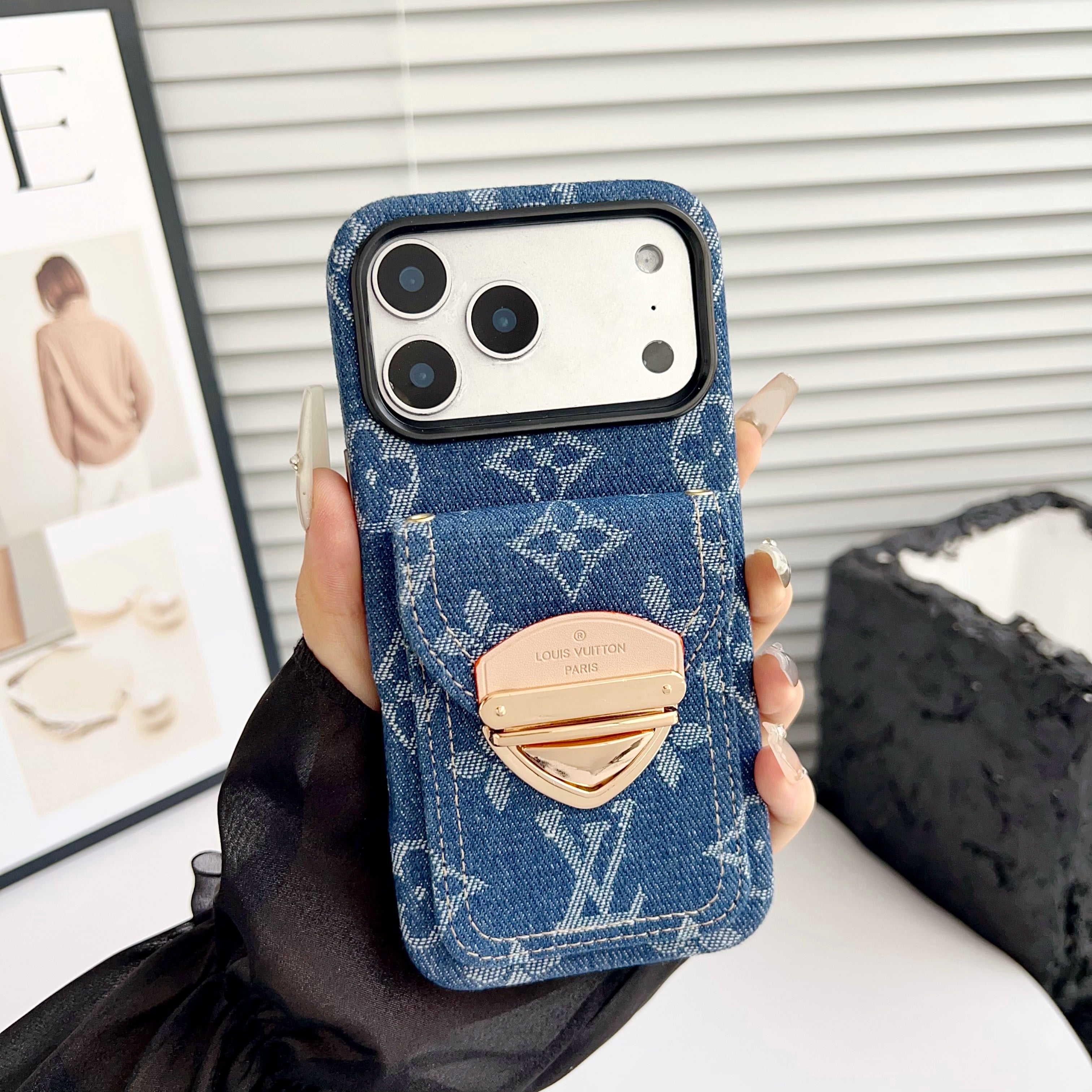 Luksusowe etui Crossbody na iPhone'a z kieszenią na kartę & Odpinany pasek