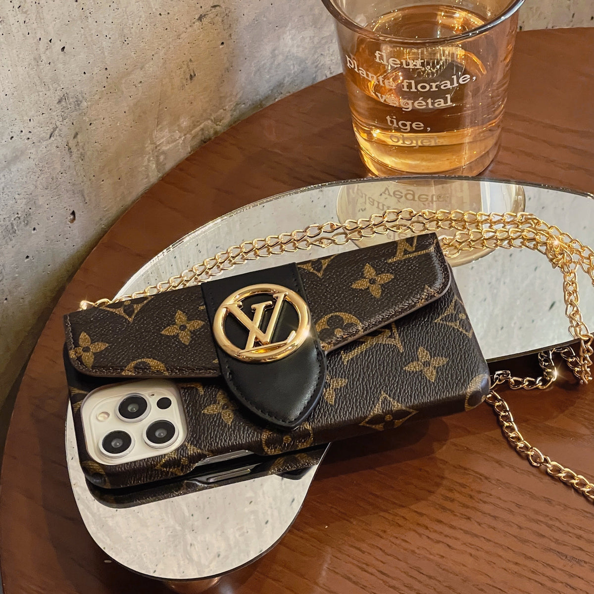 Husă de lux pentru iPhone cu suport pentru carduri CrossBody