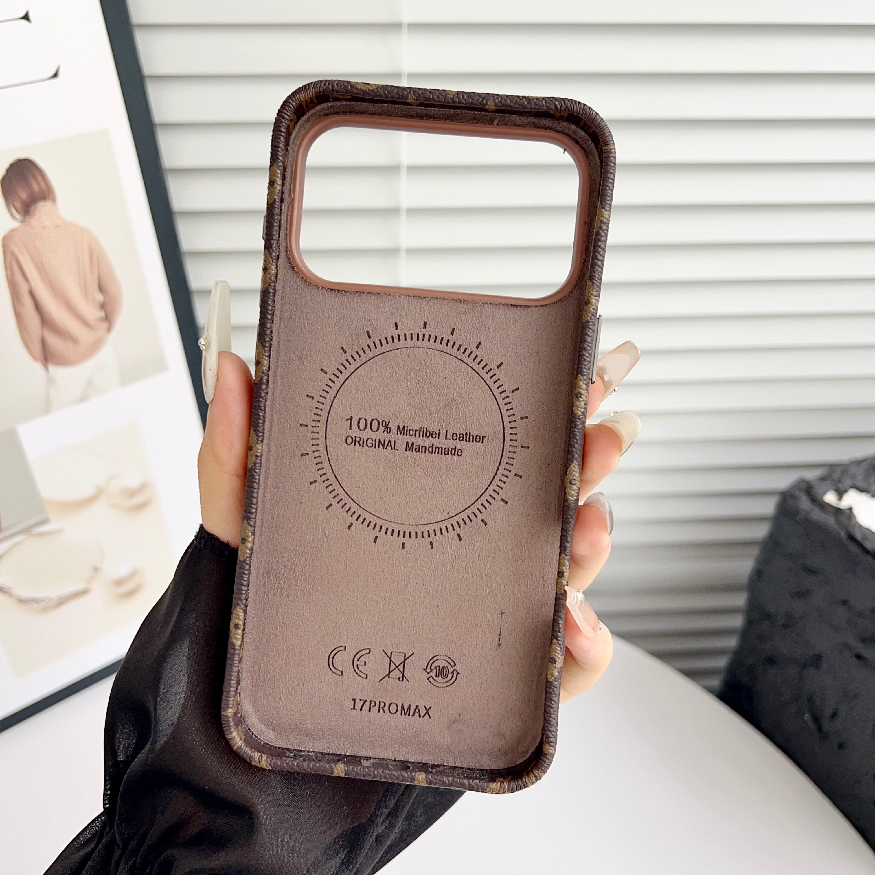 Luksusowe etui Crossbody na iPhone'a z kieszenią na kartę & Odpinany pasek