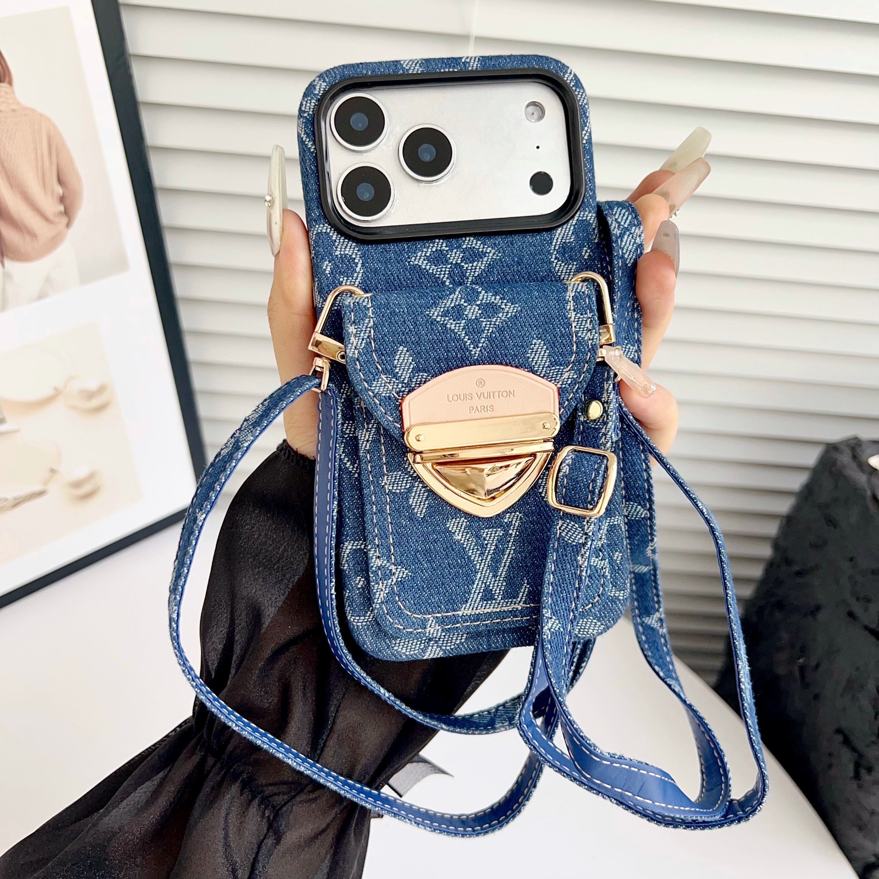 Luksusowe etui Crossbody na iPhone'a z kieszenią na kartę & Odpinany pasek