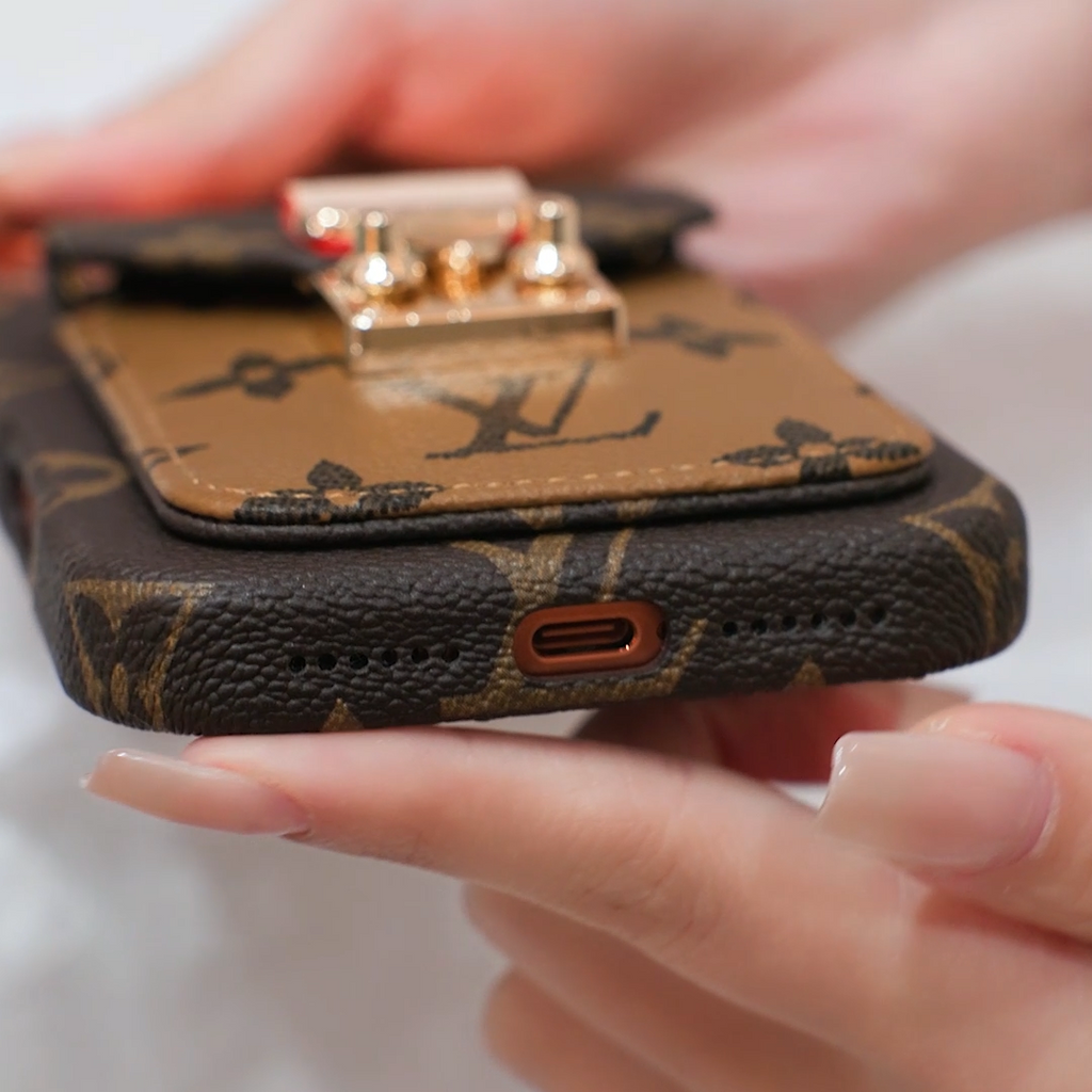 Étui pour iPhone avec poche pour cartes en cuir d'inspiration luxe