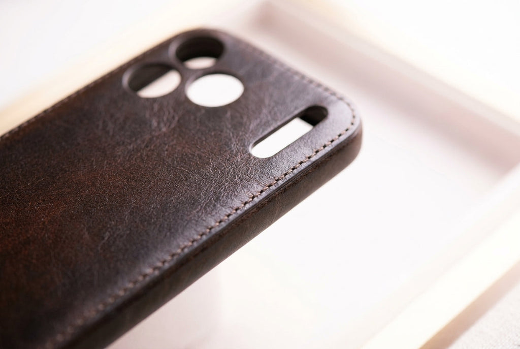 Handcrafted Vegetable-Tanned Leather iPhone Case – Vintage Patina Edition