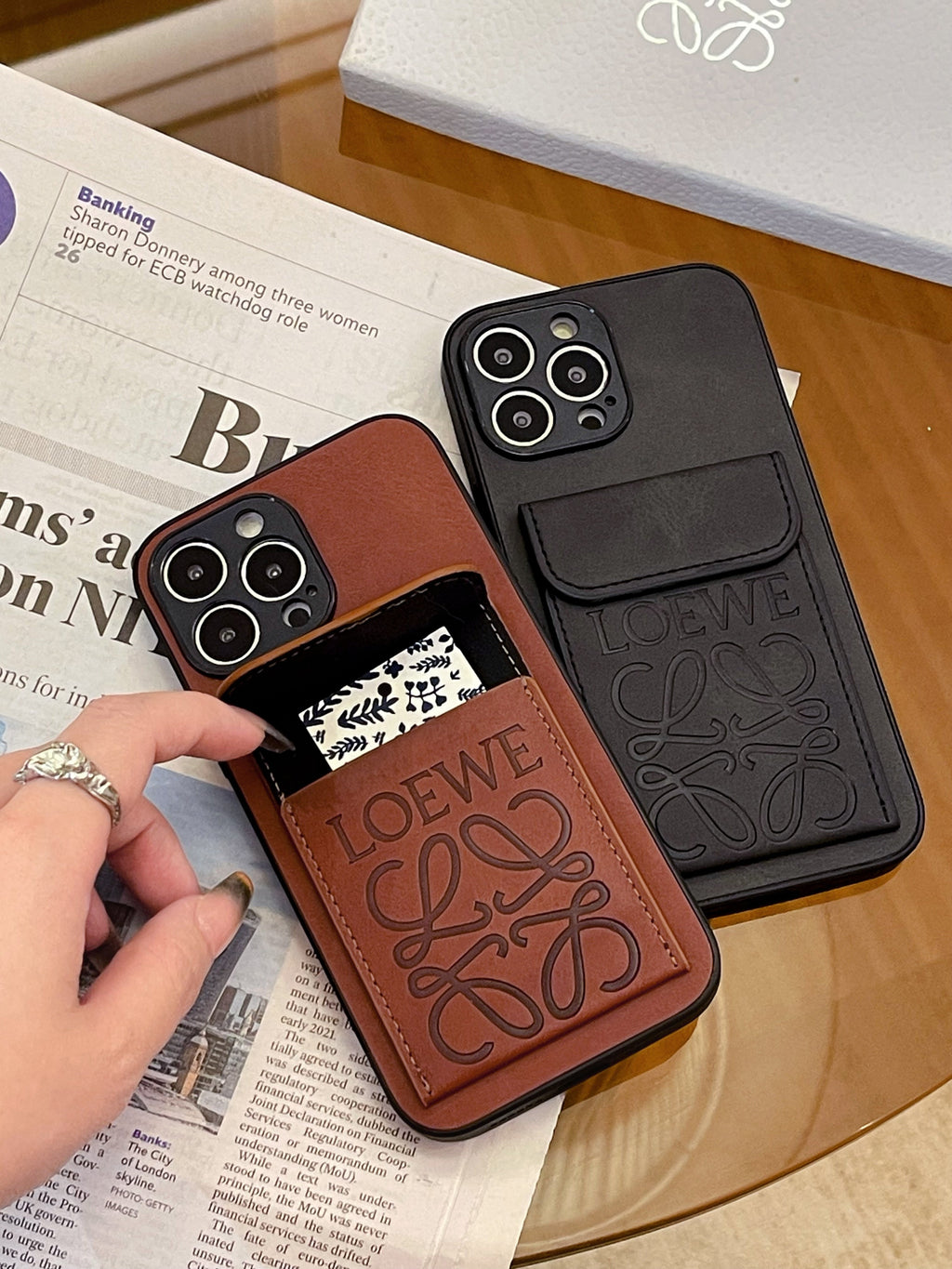Luksusowe etui na iPhone'a z uchwytem na kartę, czarne-LZP241448