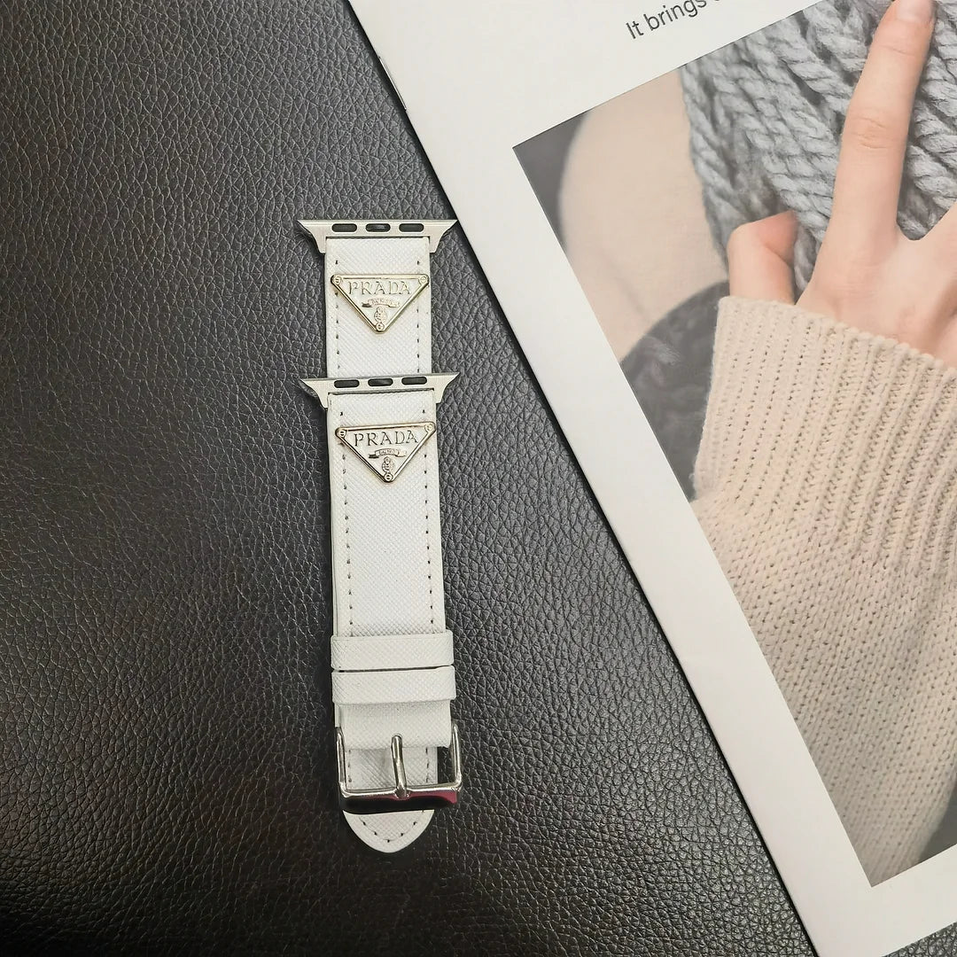 Curea Apple Watch din piele cu etichetă cu monogramă dublu triunghi