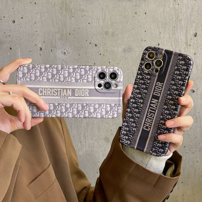 Modne, klasyczne etui na iPhone'a