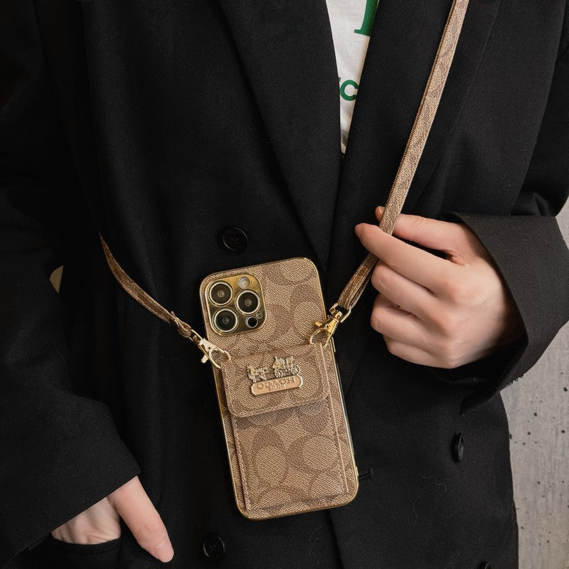 Klassische iPhone-Hülle mit Kartenetui und Lederkette