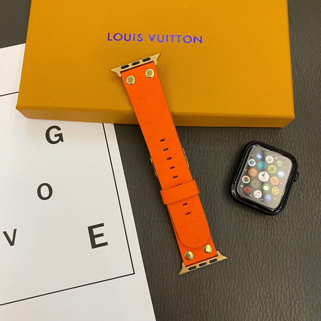 Pulsera de cambio Apple con decoración en remaches y monograma en relieve CORREAS DE RELOJ