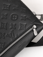 Minimalist Detachable Pouch Crossbody Chest Bag