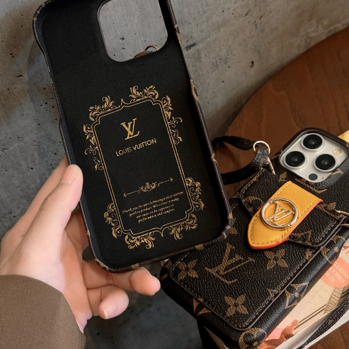 Θήκη για iPhone με αλυσίδα για κάρτα πολυτελείας