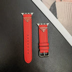 Curea Apple Watch din piele cu etichetă cu monogramă dublu triunghi