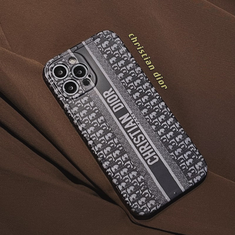 Modne, klasyczne etui na iPhone'a