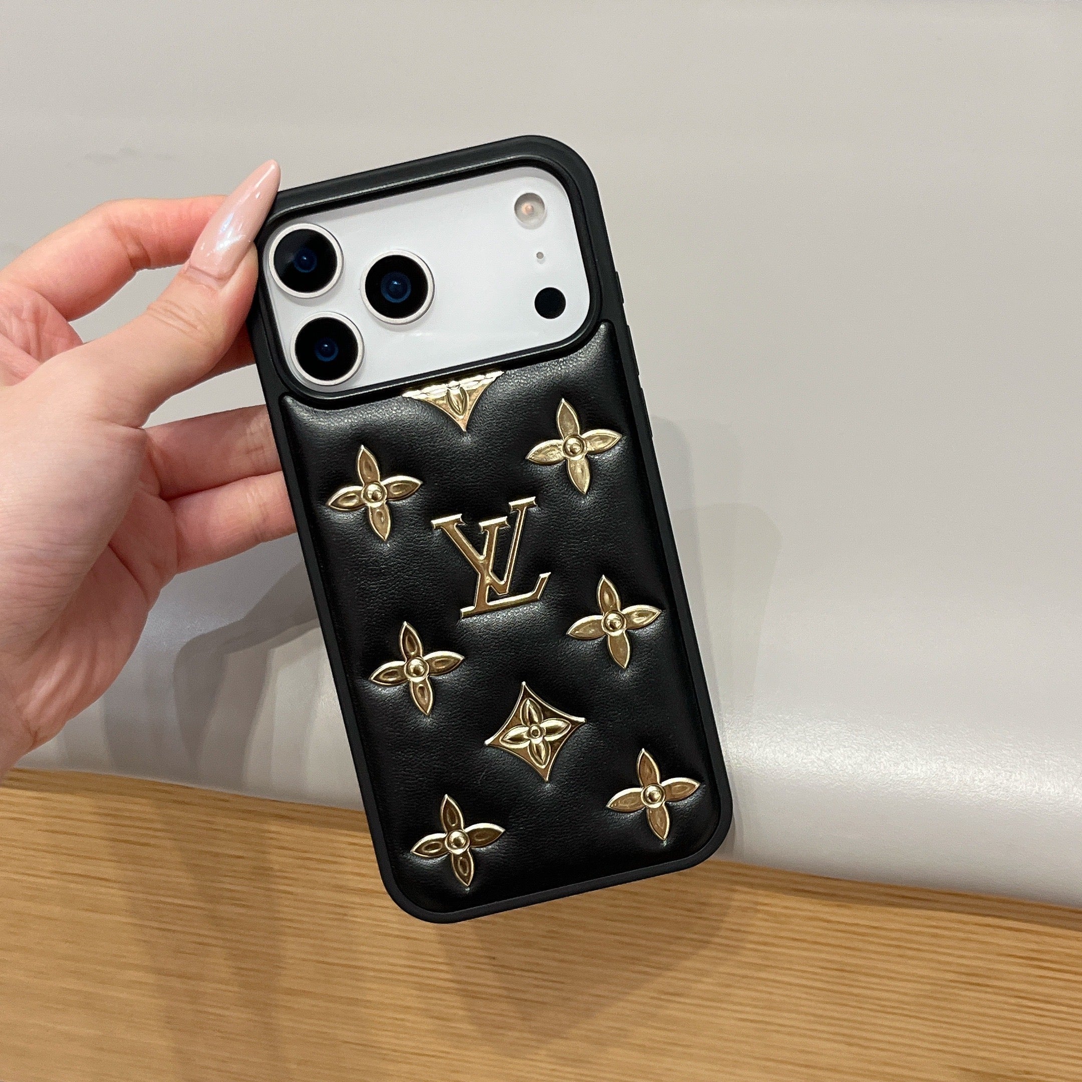 Luxus 3D dombornyomott dizájner iPhone tok
