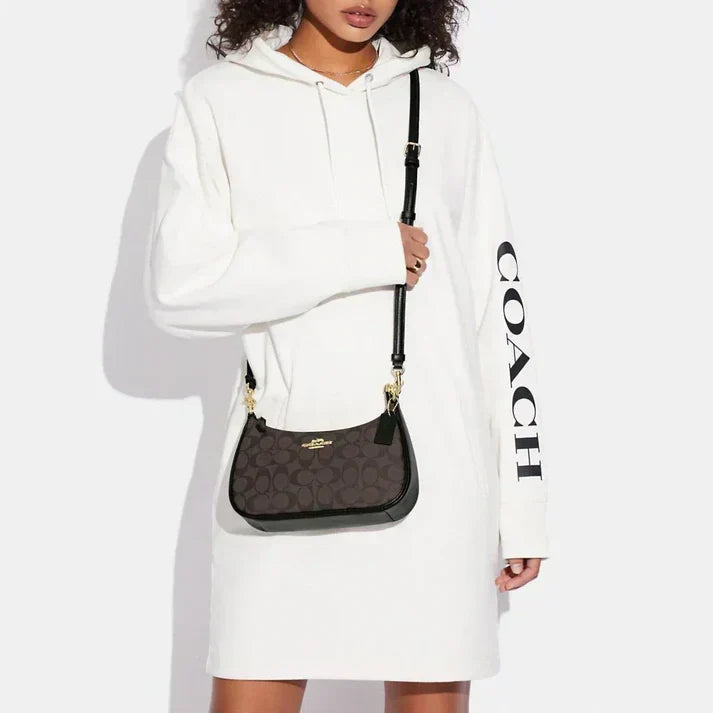 Bolso de hombro de elegancia atemporal