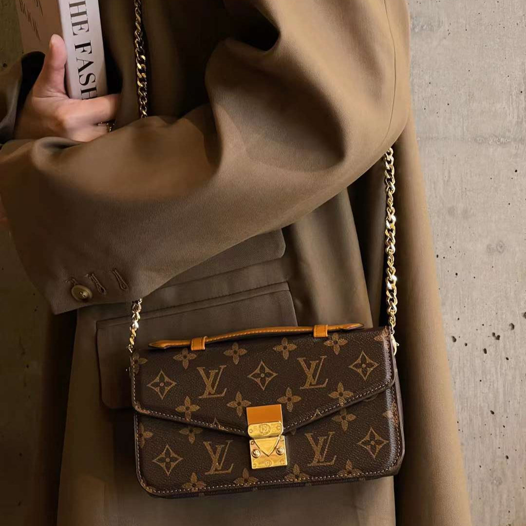 Monogram Canvas Bag Hand Held Crossbody Chain Mobile Phone